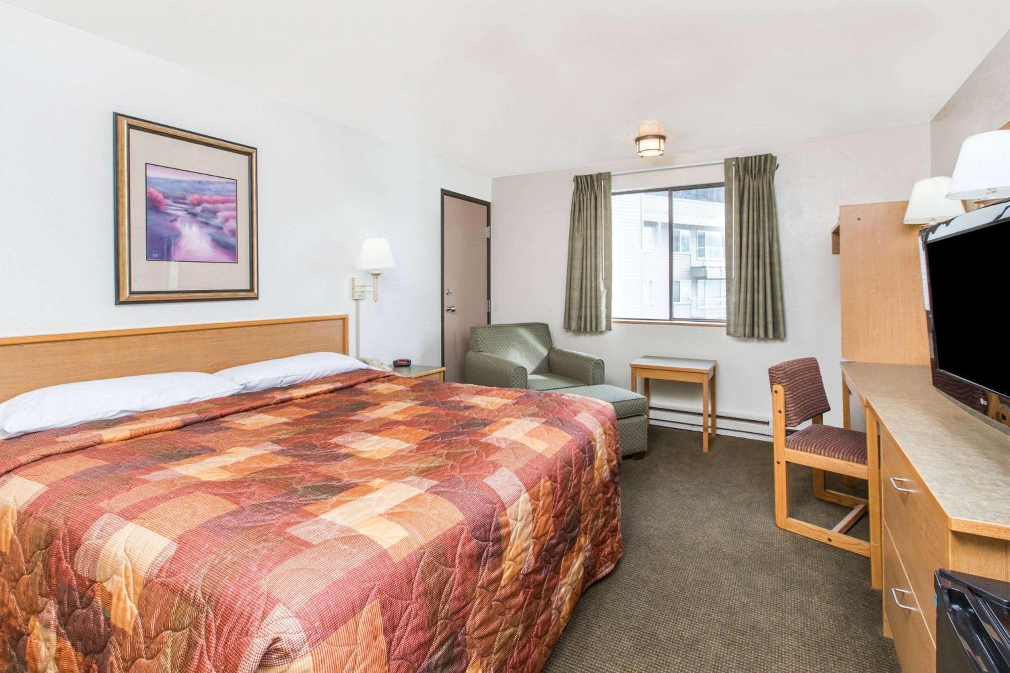 Super 8 By Wyndham Ketchikan Exterior photo
